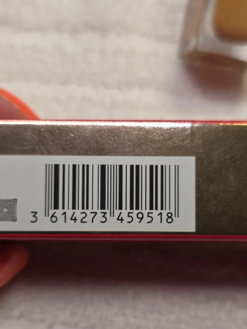 Valentino Very Valentino Concealer - Red Cap, Medium Shade